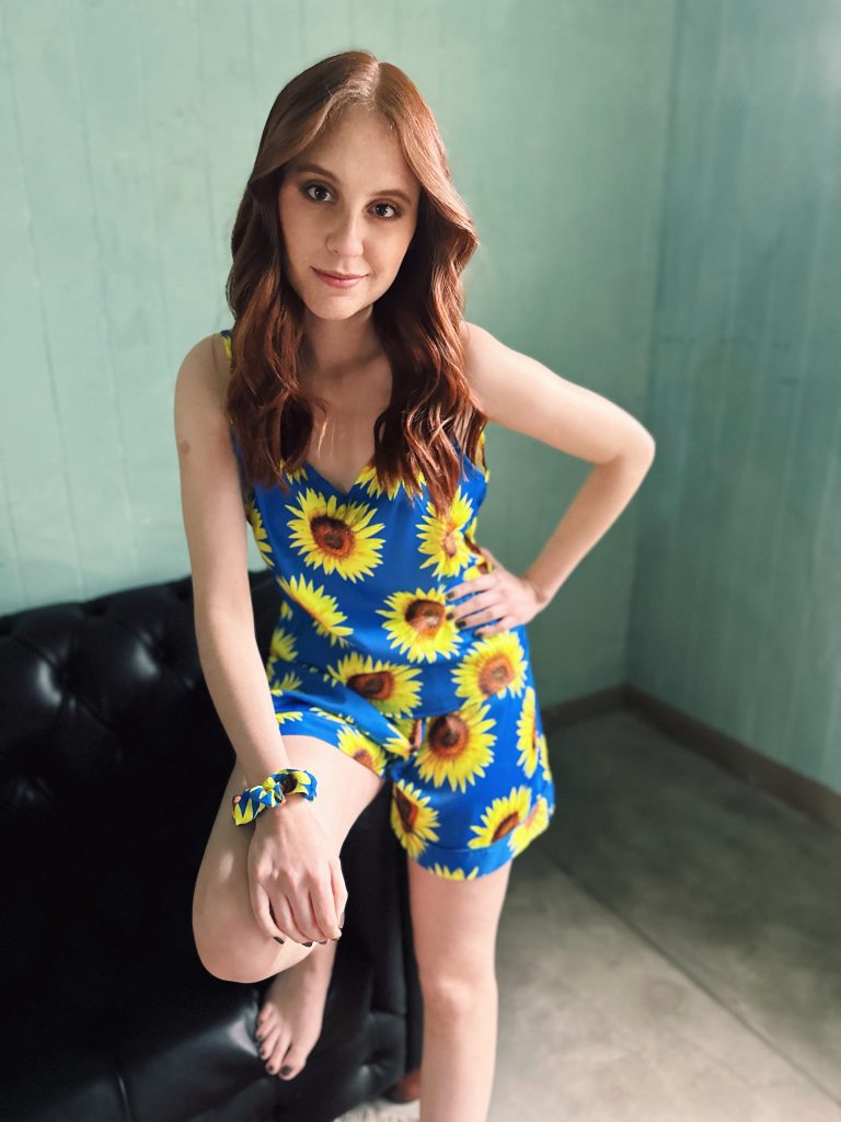 PIJAMA BLUSA TIRAS Y SHORT GIRASOLES NEÓN